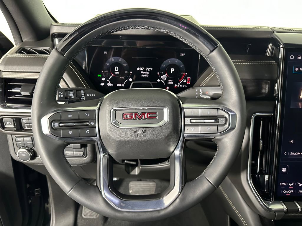 Used 2025 GMC Yukon Elevation image 12