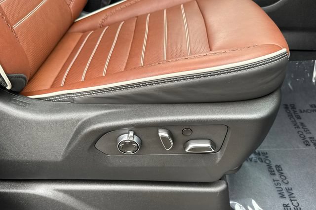 Used 2024 GMC Yukon Denali Ultimate AWD/4WD image 24