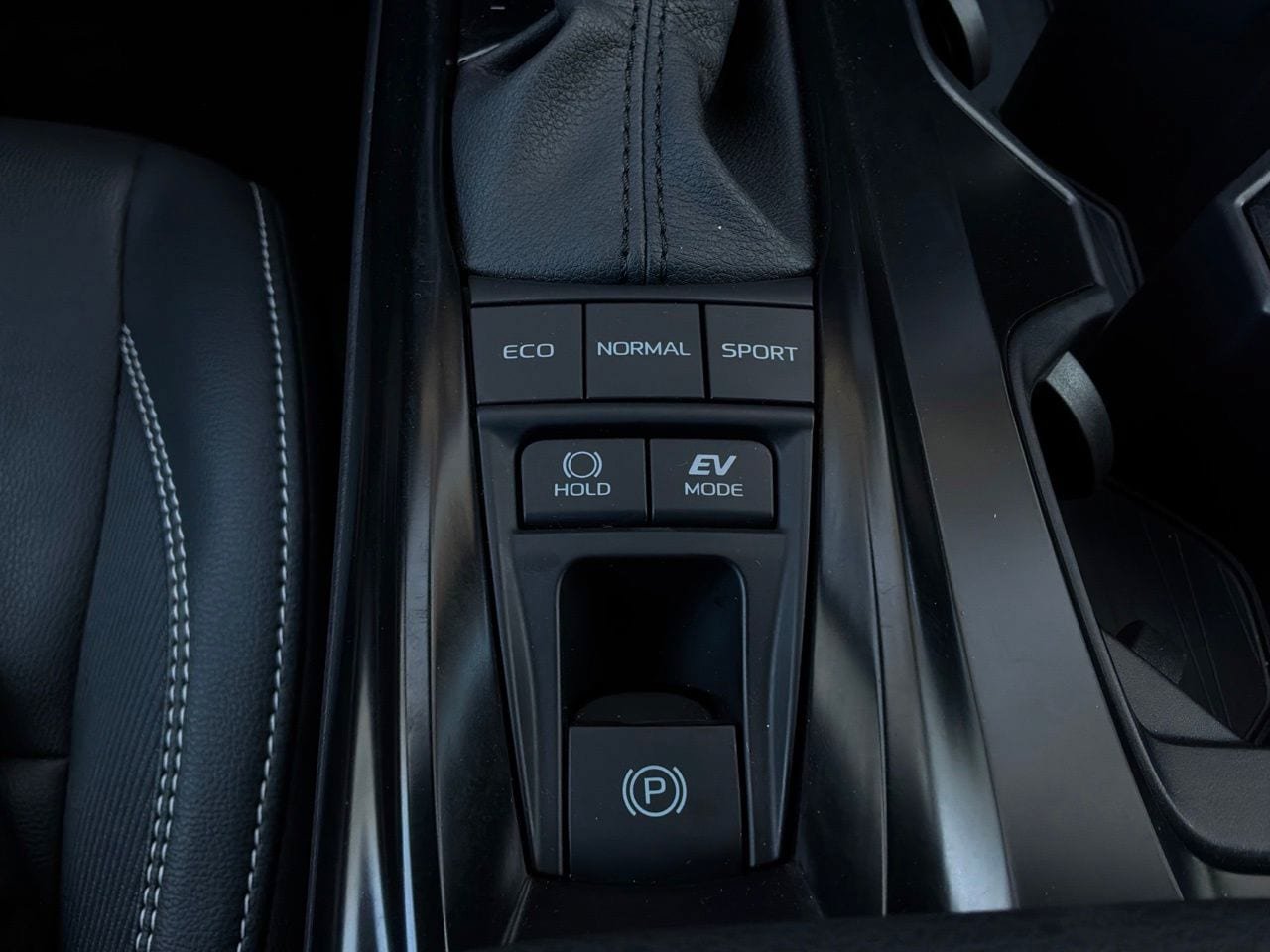 Used 2026 Toyota Camry SE FWD image 25