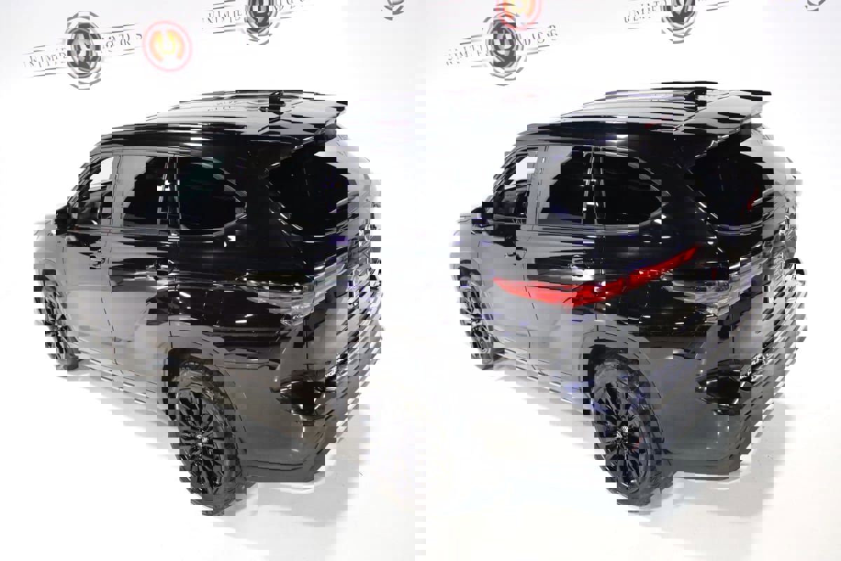 Used 2023 Toyota Highlander L image 5