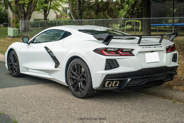 Used 2025 Chevrolet Corvette Stingray Preferred Cpe w/ Z51 Performance Package RWD image 6