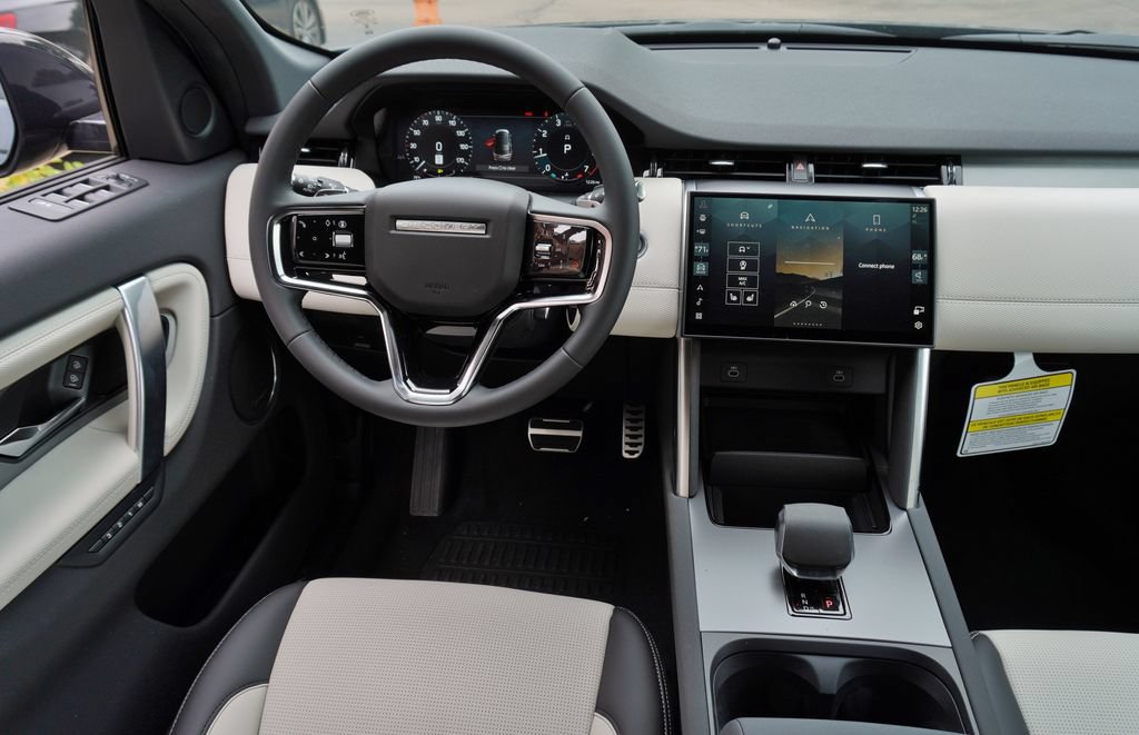 New 2026 Land Rover Discovery Sport Landmark AWD/4WD image 18