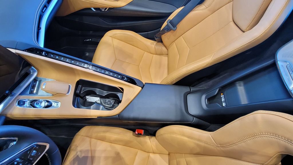 Used 2025 Chevrolet Corvette Stingray Preferred Cpe w/ 2LT image 27