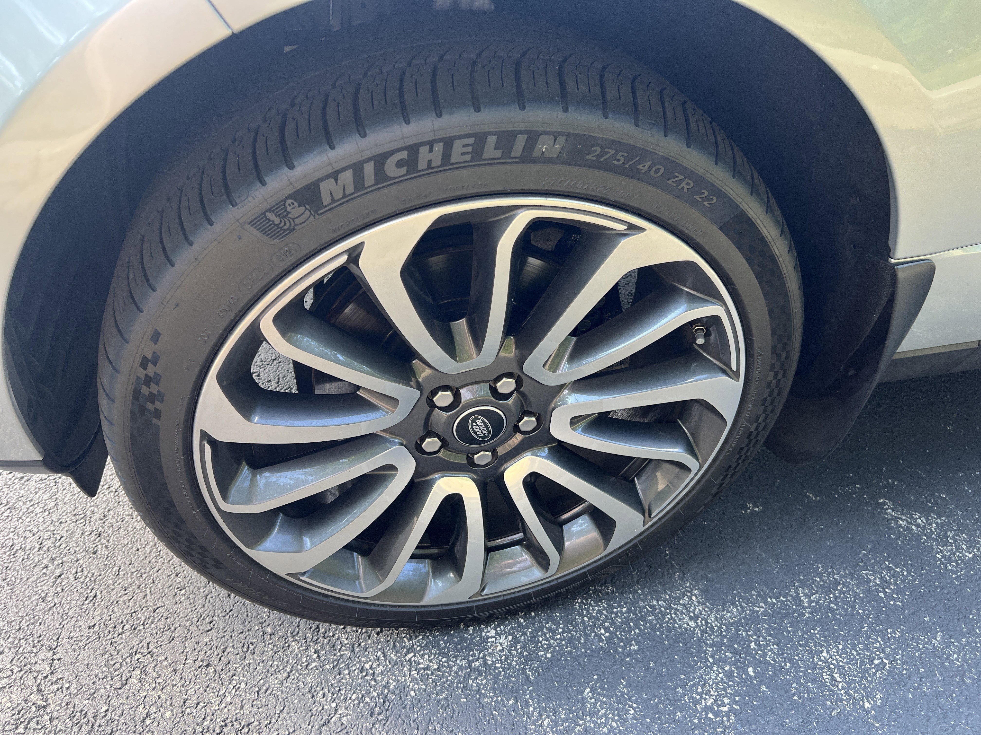 Used 2016 Land Rover Range Rover HSE image 9