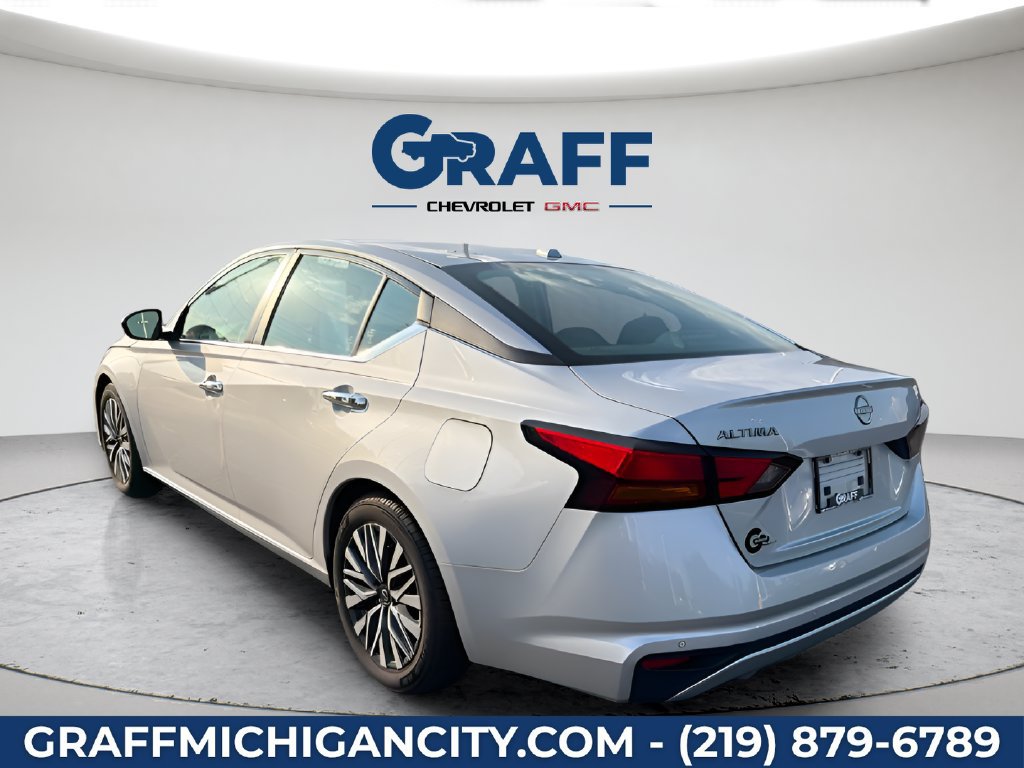 Used 2024 Nissan Altima 2.5 SV FWD image 3