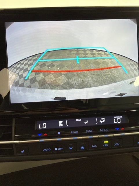 Used 2022 Toyota Sienna XLE FWD image 5