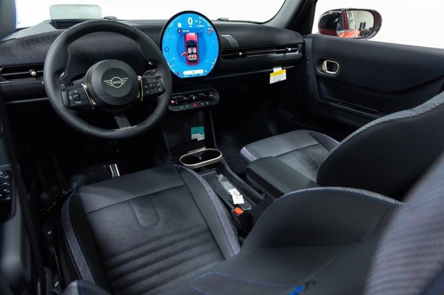 Certified 2026 MINI Cooper 4-Door Hardtop FWD image 17