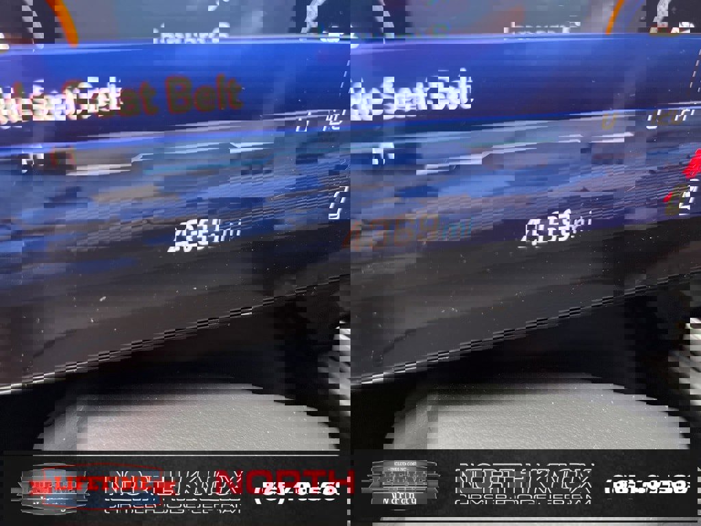 Used 2025 Chevrolet Suburban Premier image 32