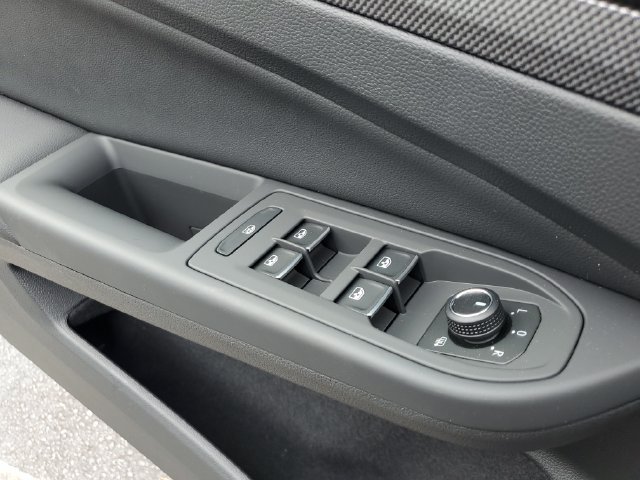 New 2026 Volkswagen GTI SE FWD image 30