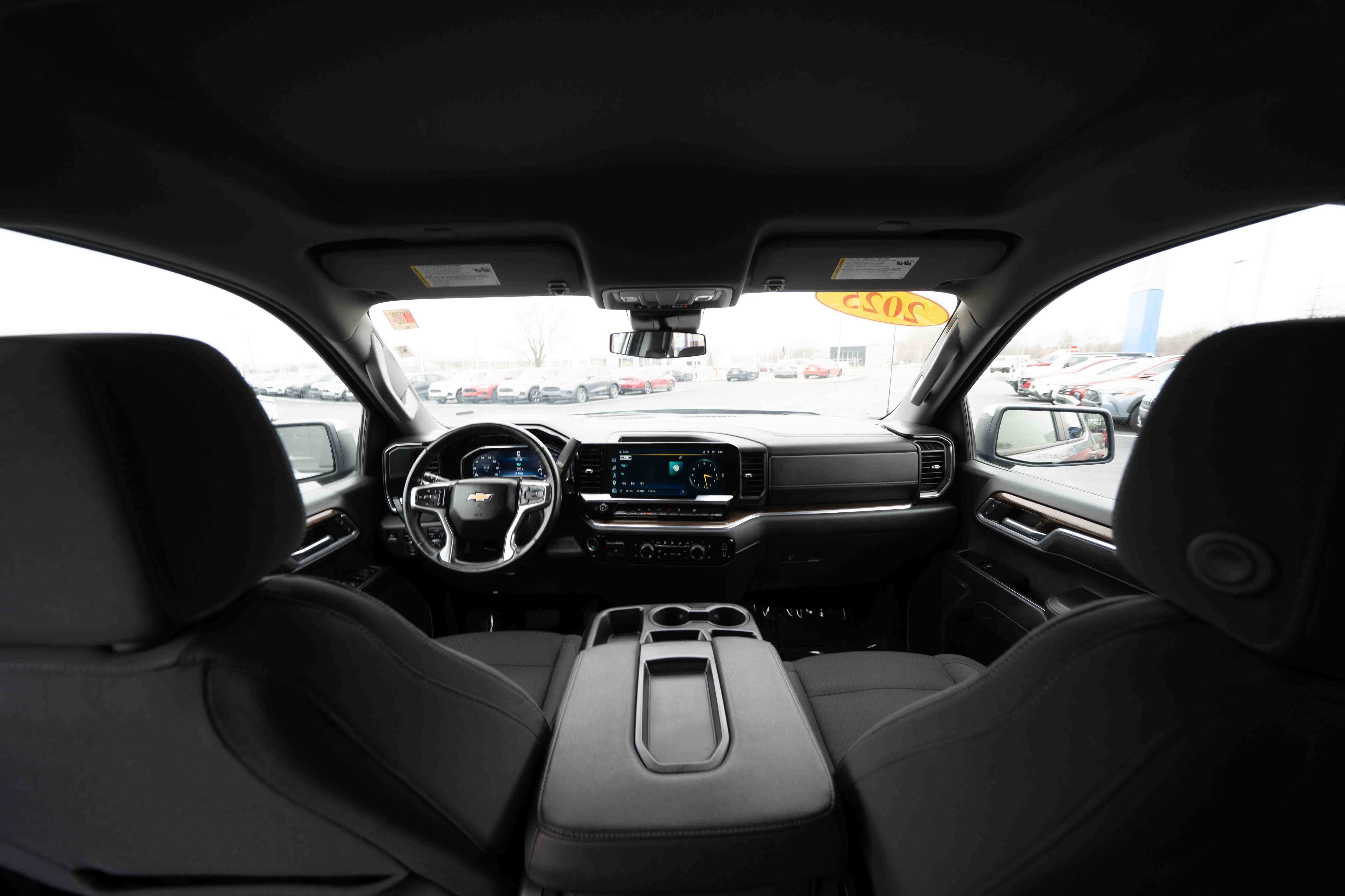 Used 2025 Chevrolet Silverado 1500 LT image 19