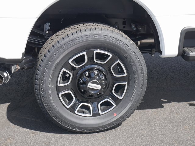 New 2025 Ford F350 Platinum w/ FX4 Off-Road Package image 14