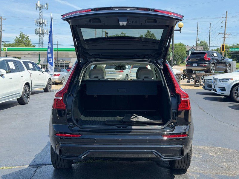Certified 2023 Volvo XC60 B5 Plus w/ Climate Package AWD/4WD image 5