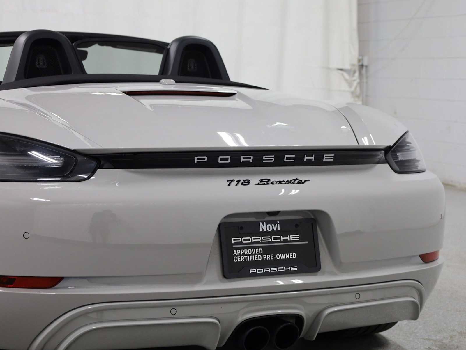 Used 2025 Porsche 718 Boxster RWD image 8