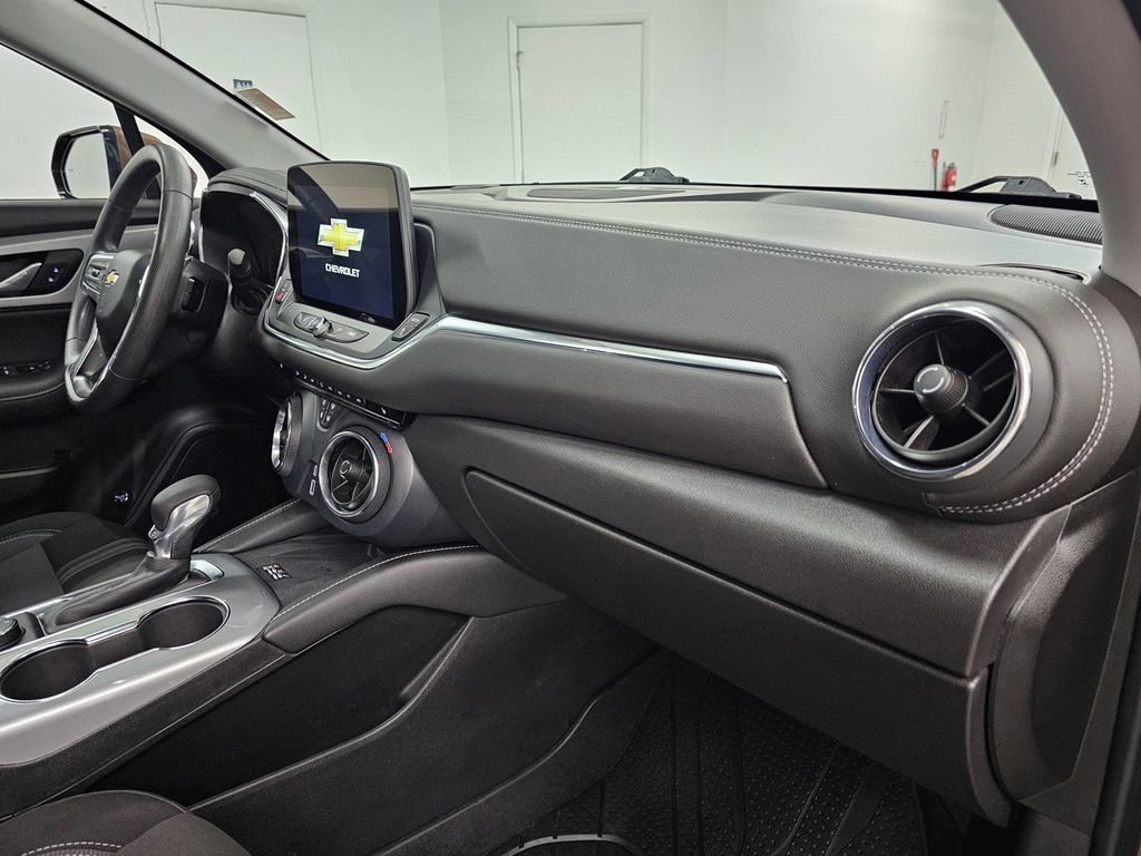 Used 2023 Chevrolet Blazer LT w/ Convenience Package FWD image 11