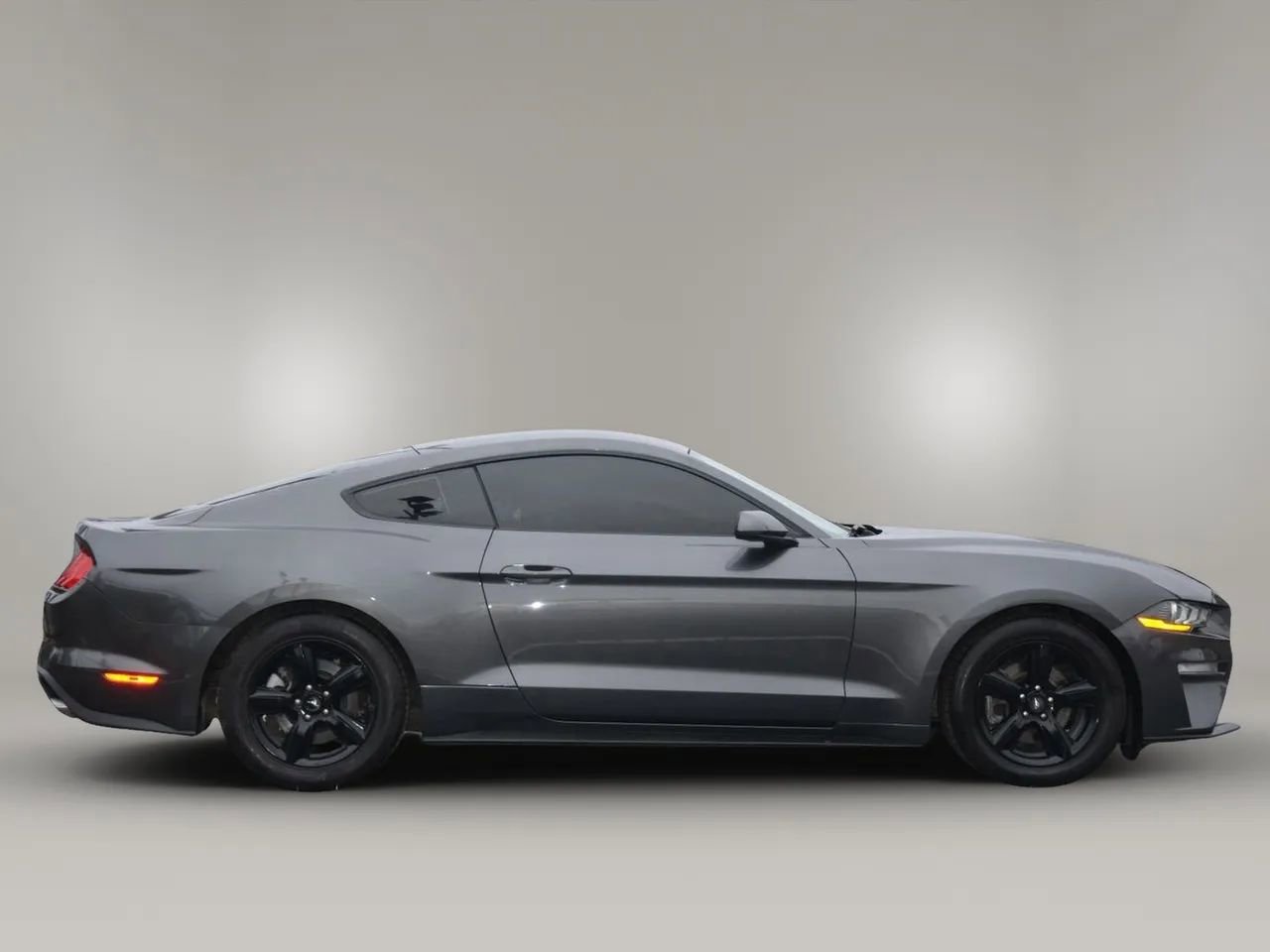 Used 2018 Ford Mustang Coupe image 11