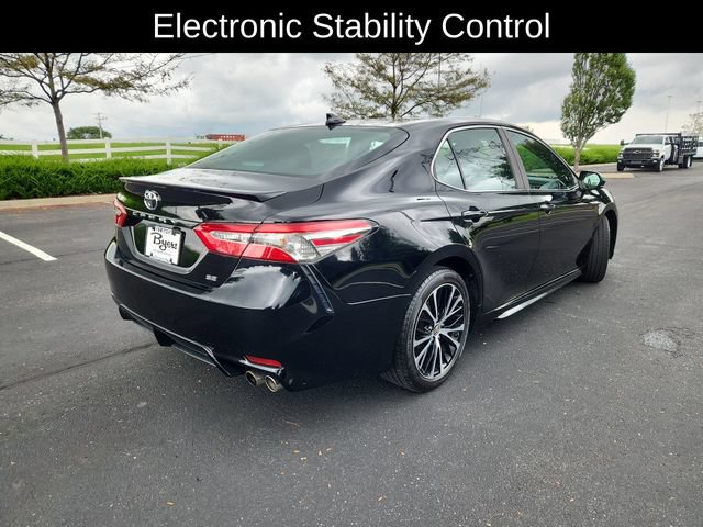 Used 2019 Toyota Camry SE w/ Carpet Mat Package FWD image 9