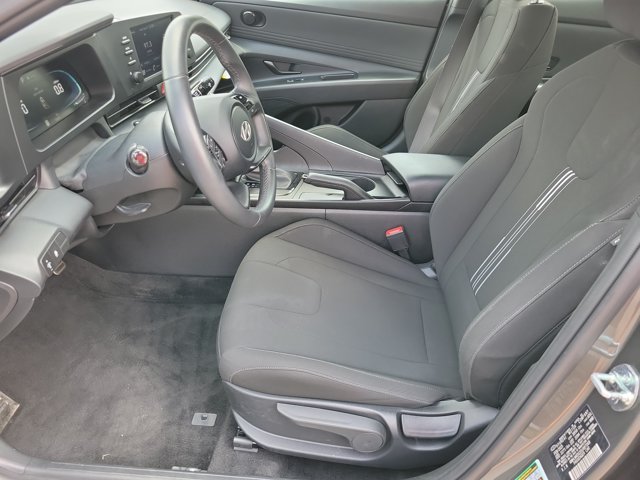 Used 2025 Hyundai Elantra Sport FWD image 5