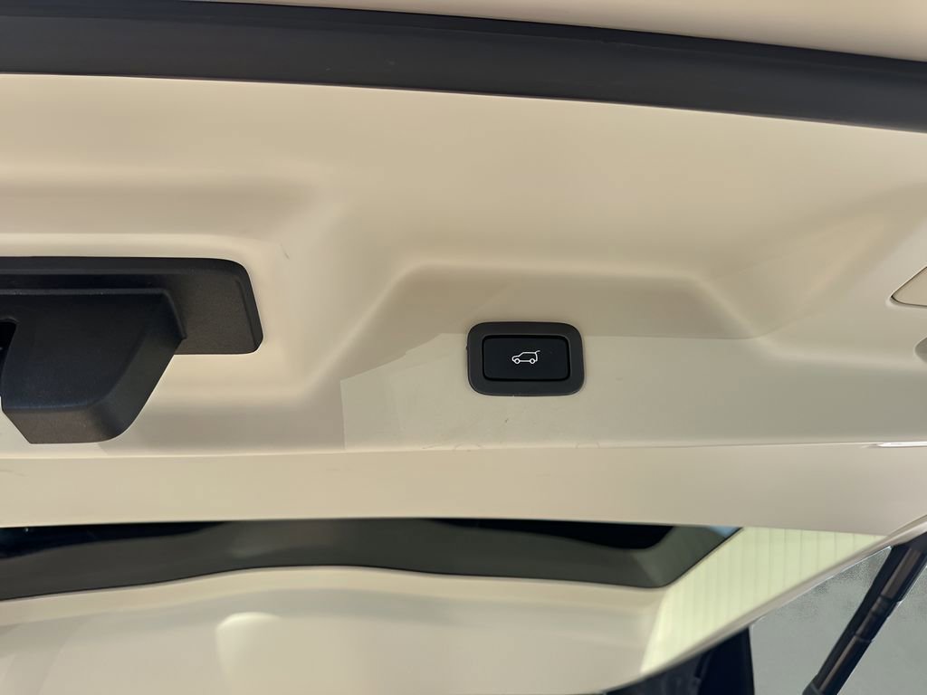 Used 2016 Land Rover Range Rover HSE image 28