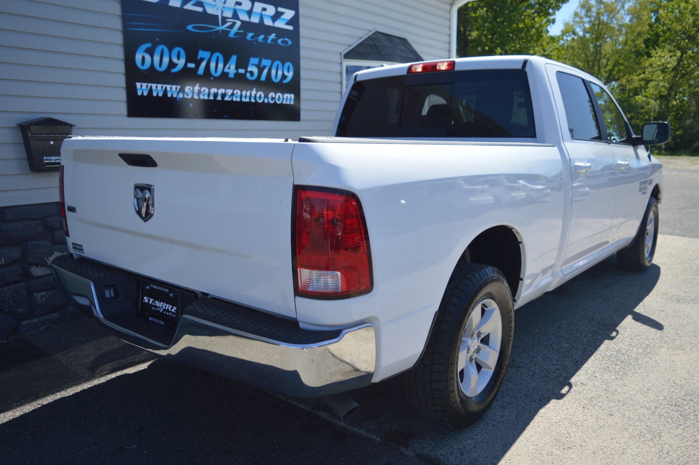 Used 2020 RAM 1500 Classic SLT RWD image 5