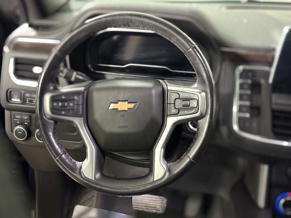 Used 2022 Chevrolet Tahoe LT w/ Luxury Package AWD/4WD image 10