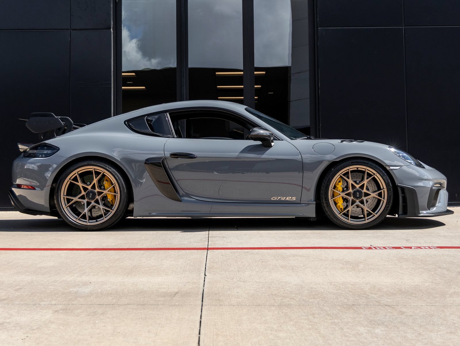 Certified 2024 Porsche 718 Cayman GT4 RS RWD image 12