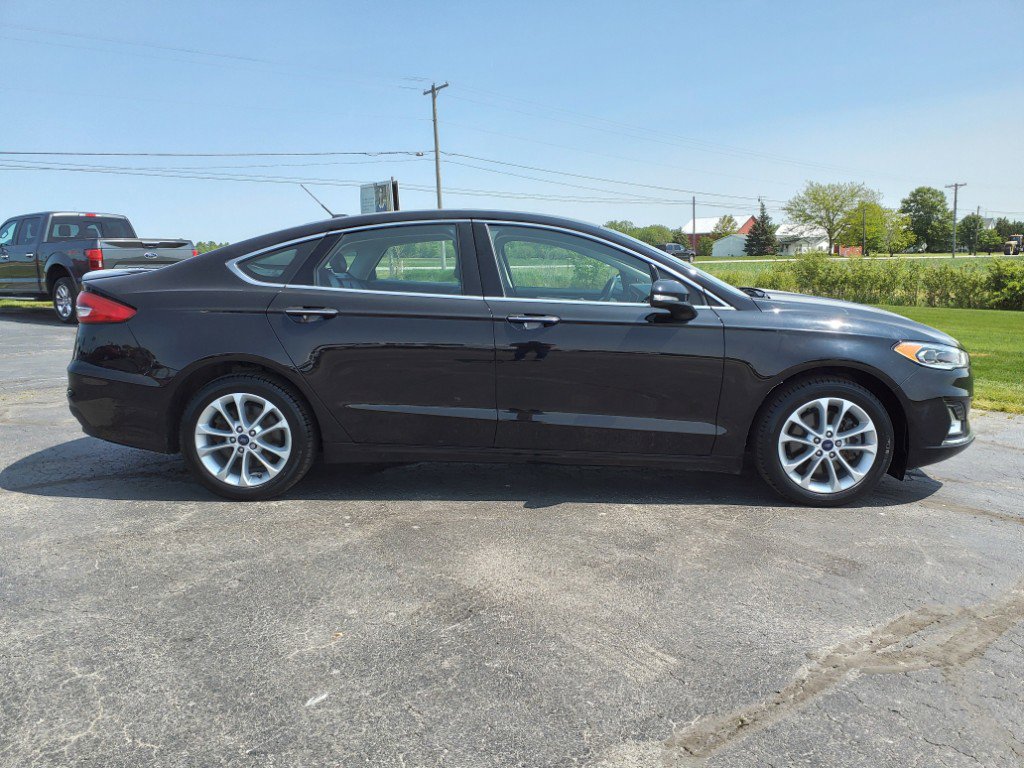 Used 2019 Ford Fusion Energi Titanium image 2
