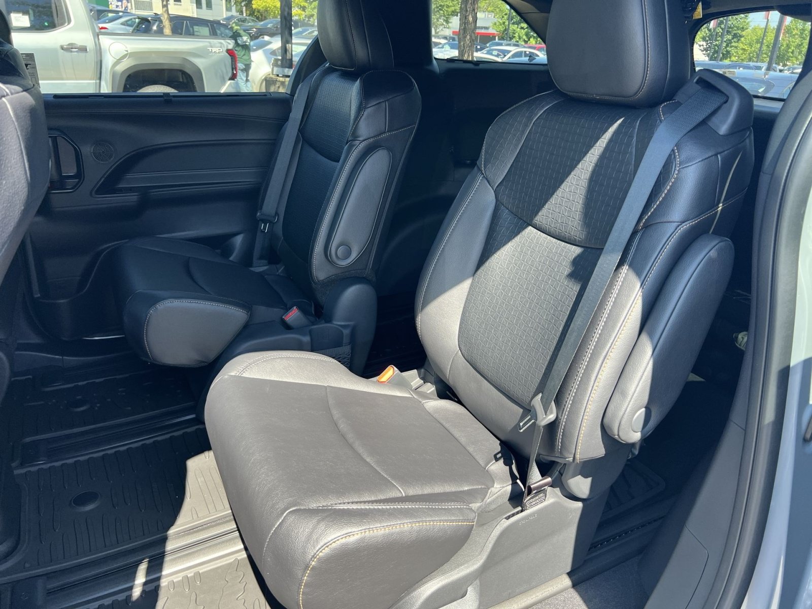 New 2026 Toyota Sienna XLE Woodland Edition AWD/4WD image 19