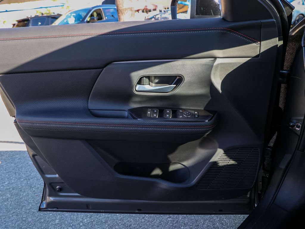 New 2026 Nissan Kicks SR FWD image 23
