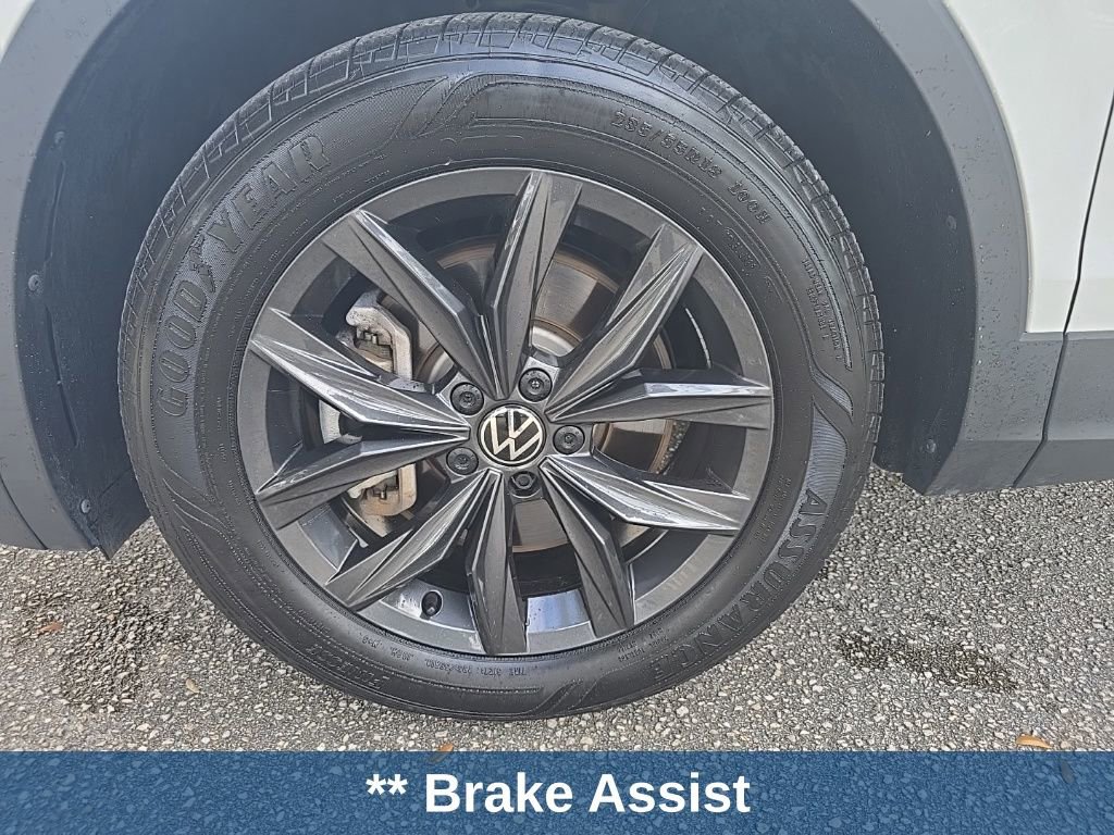 Used 2024 Volkswagen Tiguan SE image 10