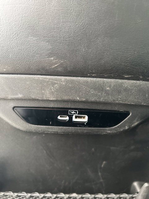 Used 2022 Chrysler Pacifica Limited FWD image 12