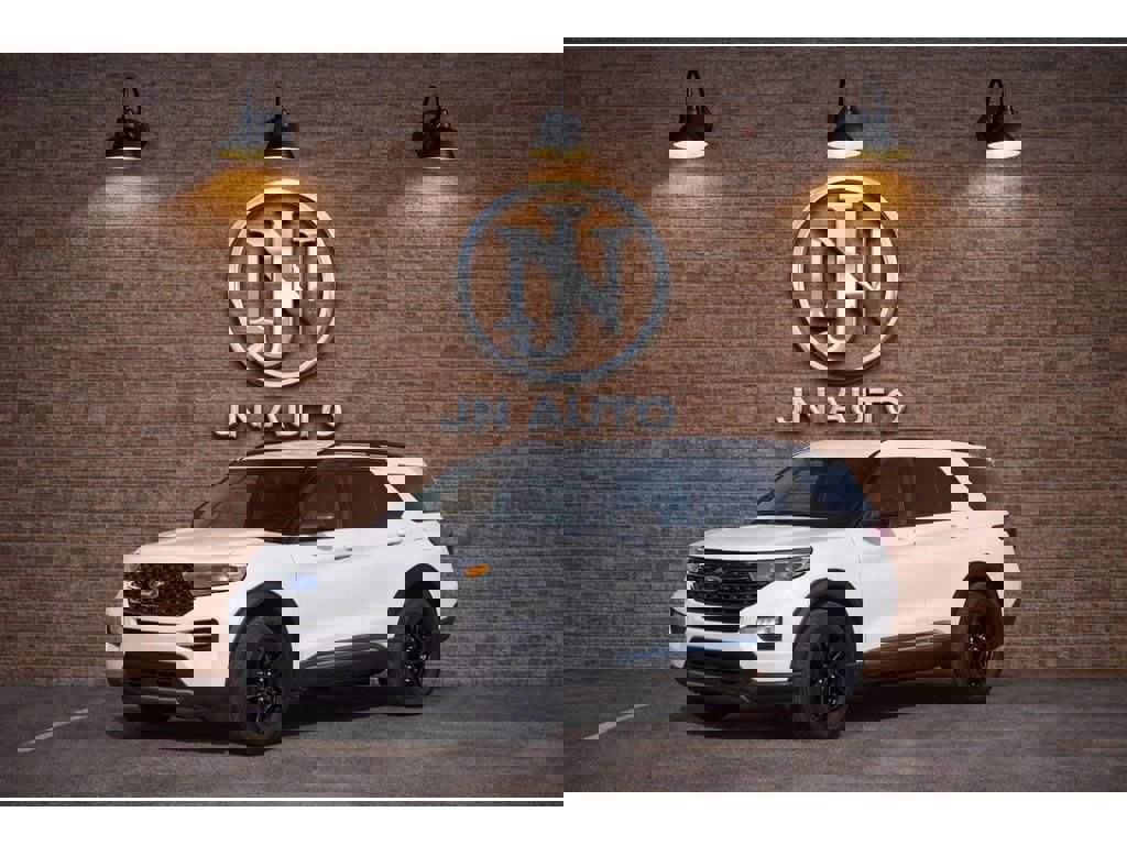 Used 2022 Ford Explorer XLT w/ Equipment Group 202A