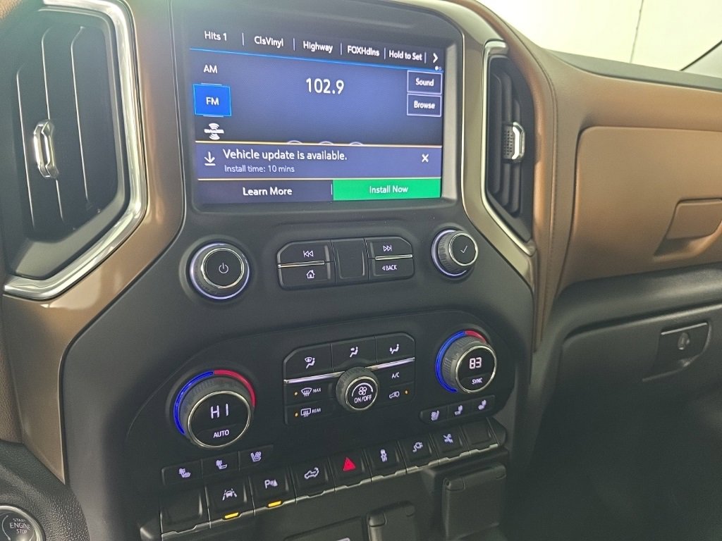 Used 2022 Chevrolet Silverado 1500 High Country w/ Technology Package image 22