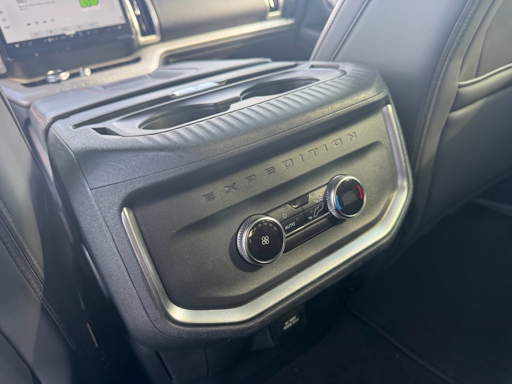 Used 2025 Ford Expedition Active image 14