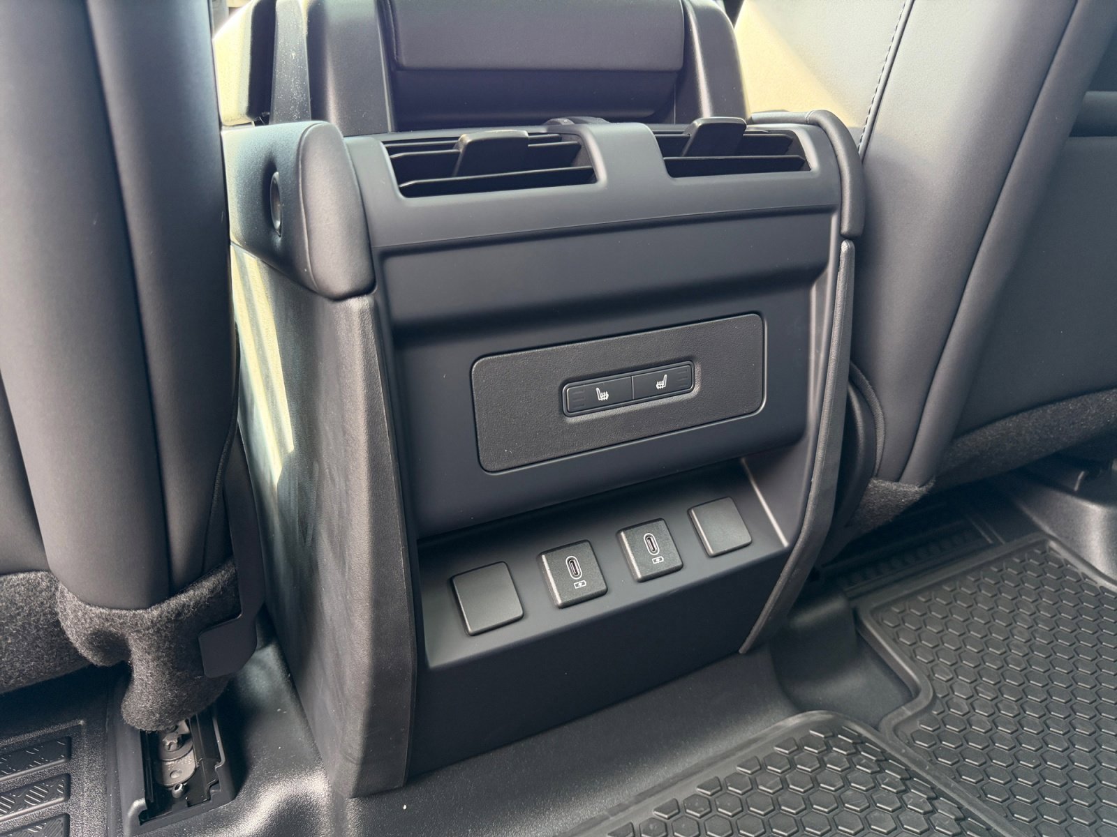 New 2026 Land Rover Defender 110 S AWD/4WD image 18