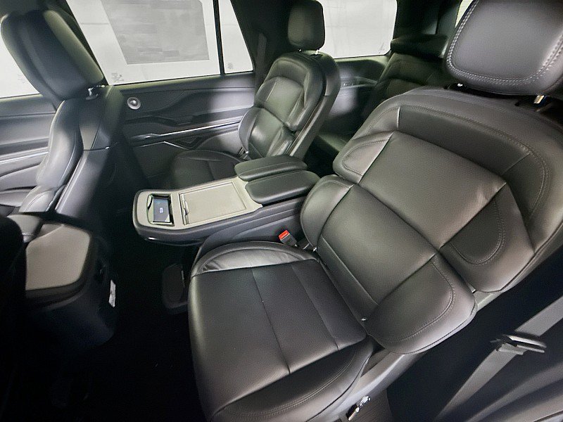 New 2027 Lincoln Navigator Reserve w/ Jet Appearance Package AWD/4WD image 24