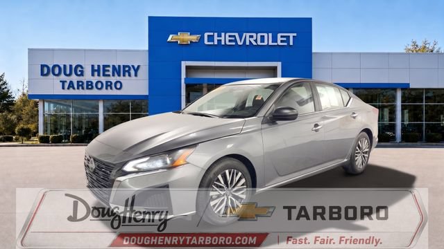 Used 2025 Nissan Altima 2.5 SV