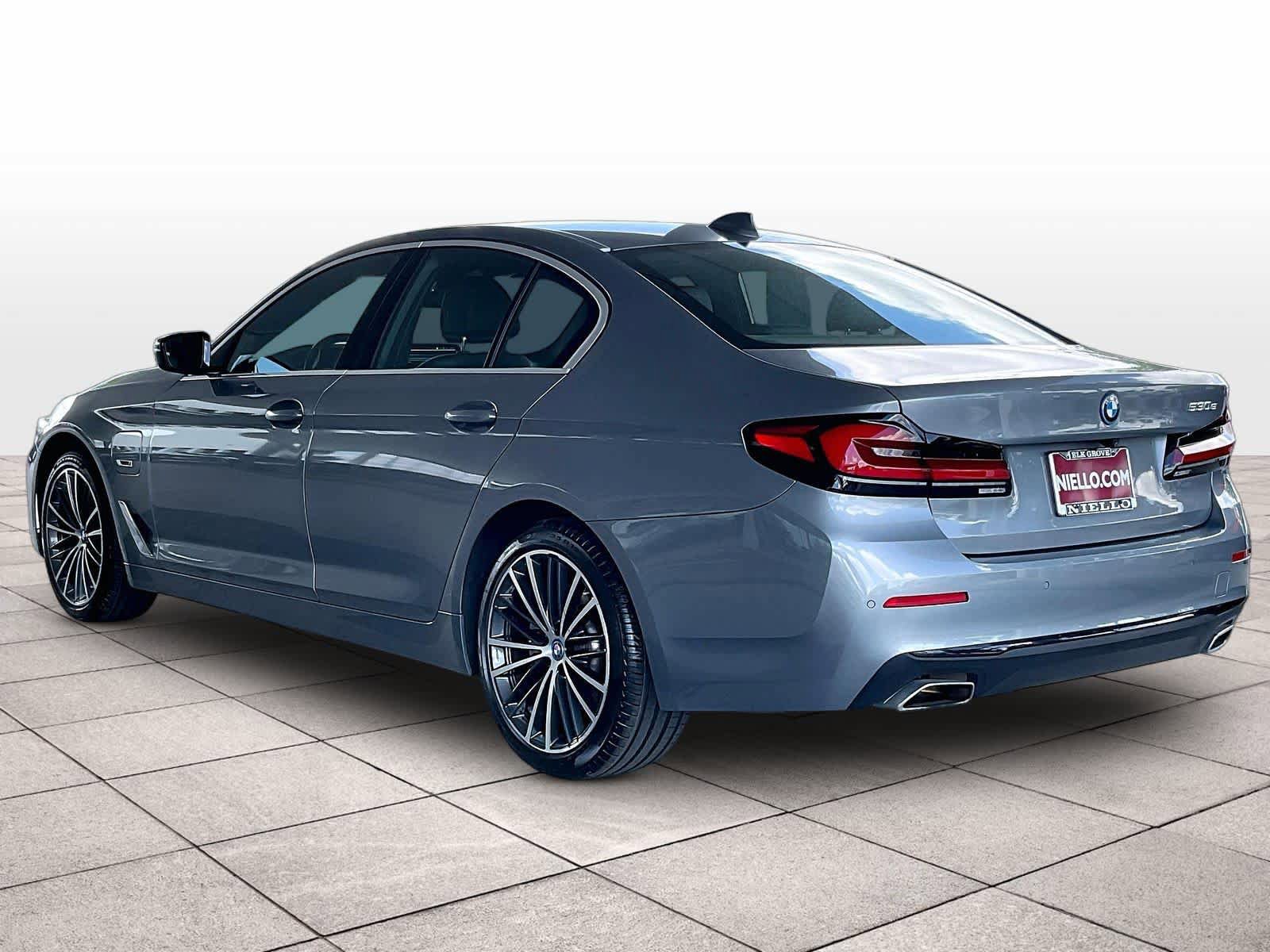 Used 2023 BMW 530e w/ Convenience Package RWD image 13
