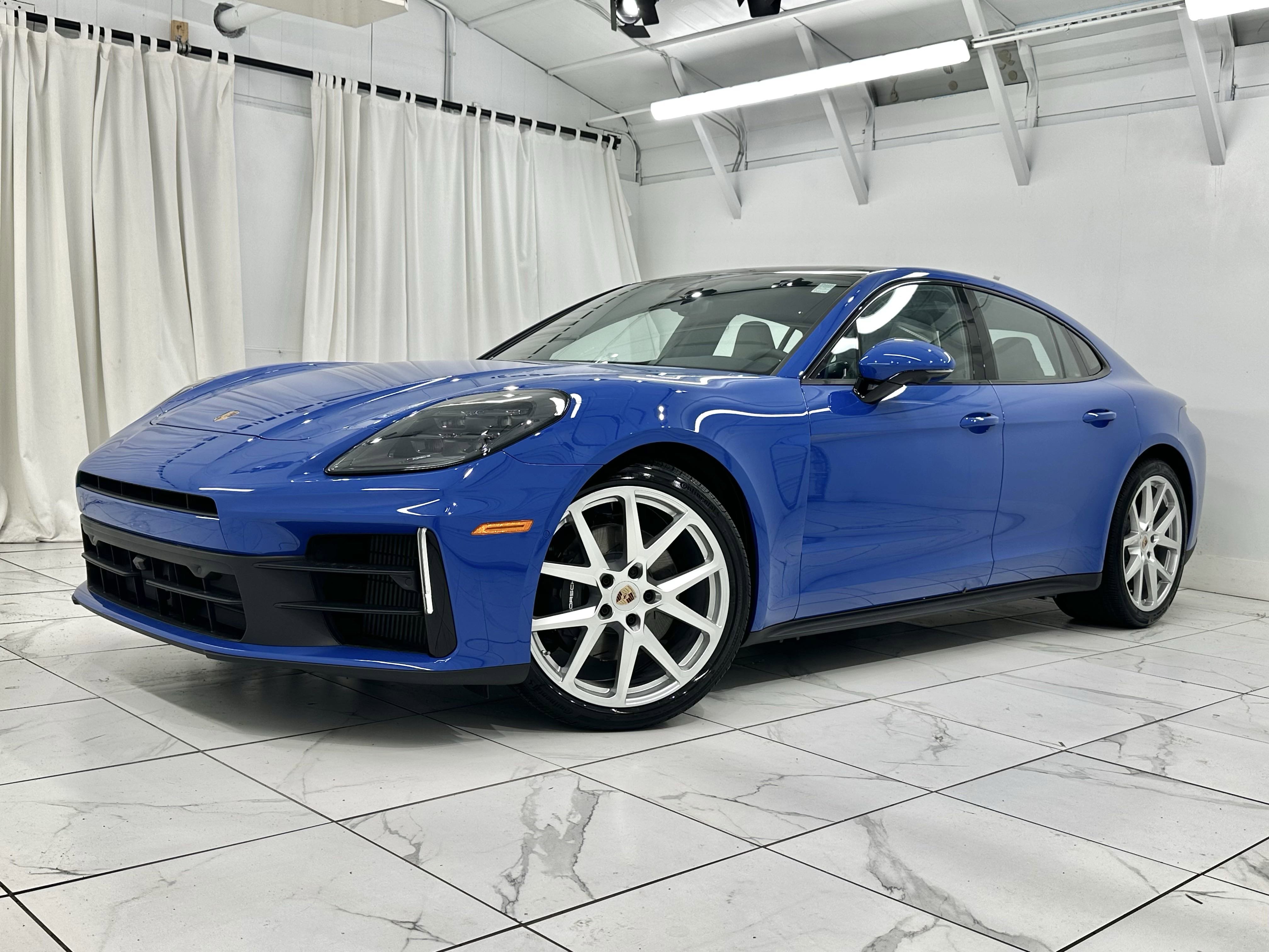 New 2025 Porsche Panamera image 1