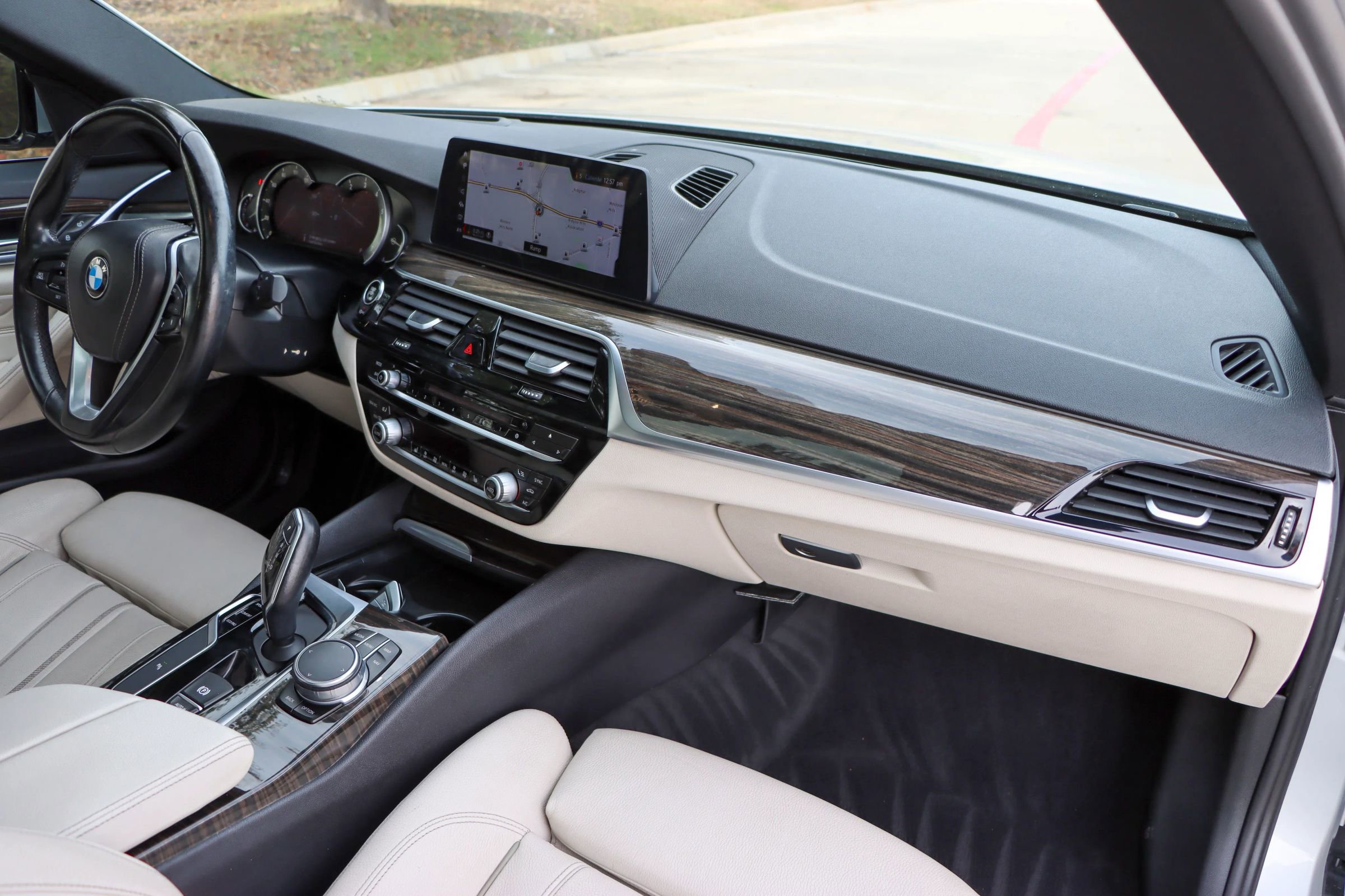 Used 2017 BMW 540i xDrive AWD/4WD image 23