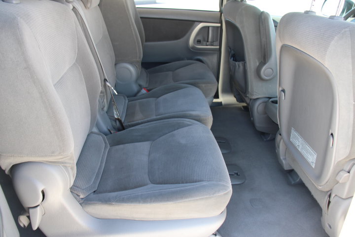 Used 2004 Toyota Sienna LE FWD image 16