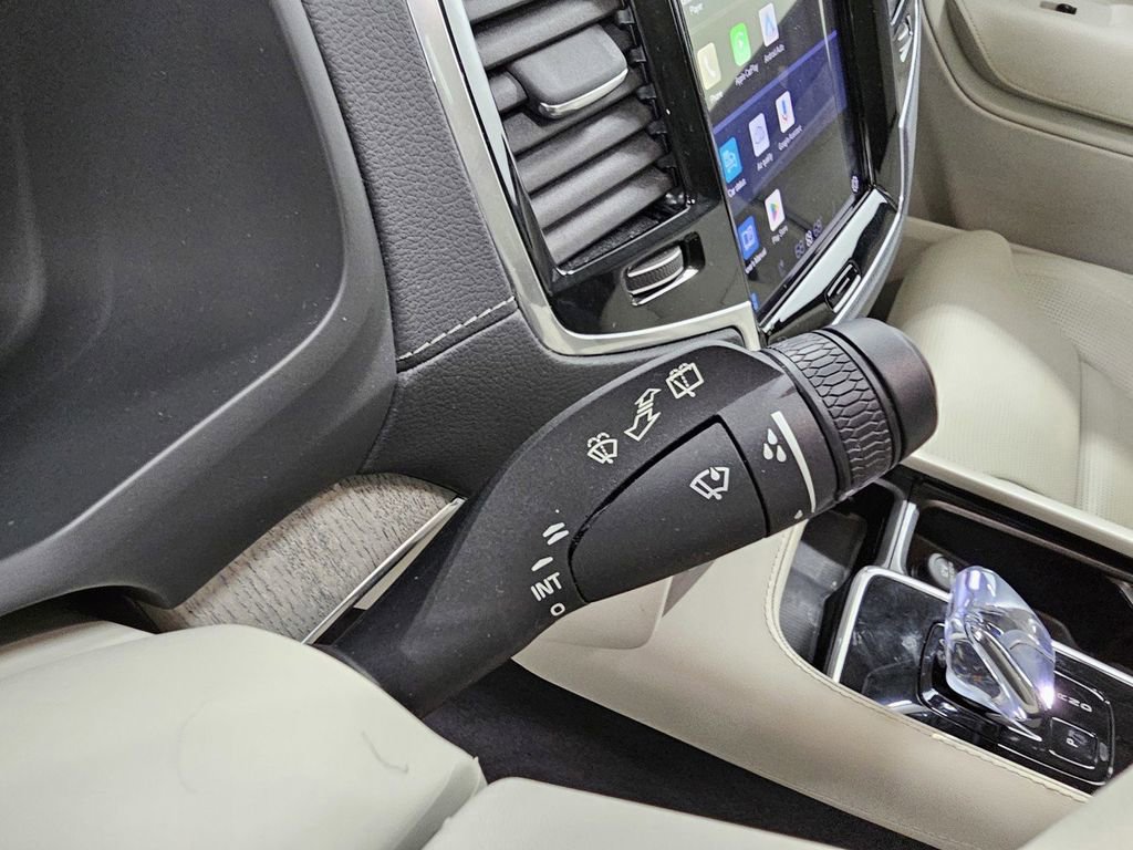 Used 2025 Volvo XC90 T8 Ultra image 32