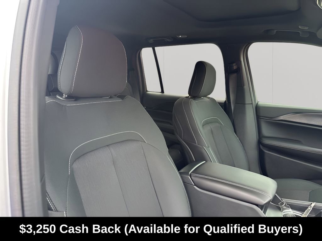 New 2025 Jeep Grand Cherokee Laredo X w/ Luxury Tech Group I RWD image 17