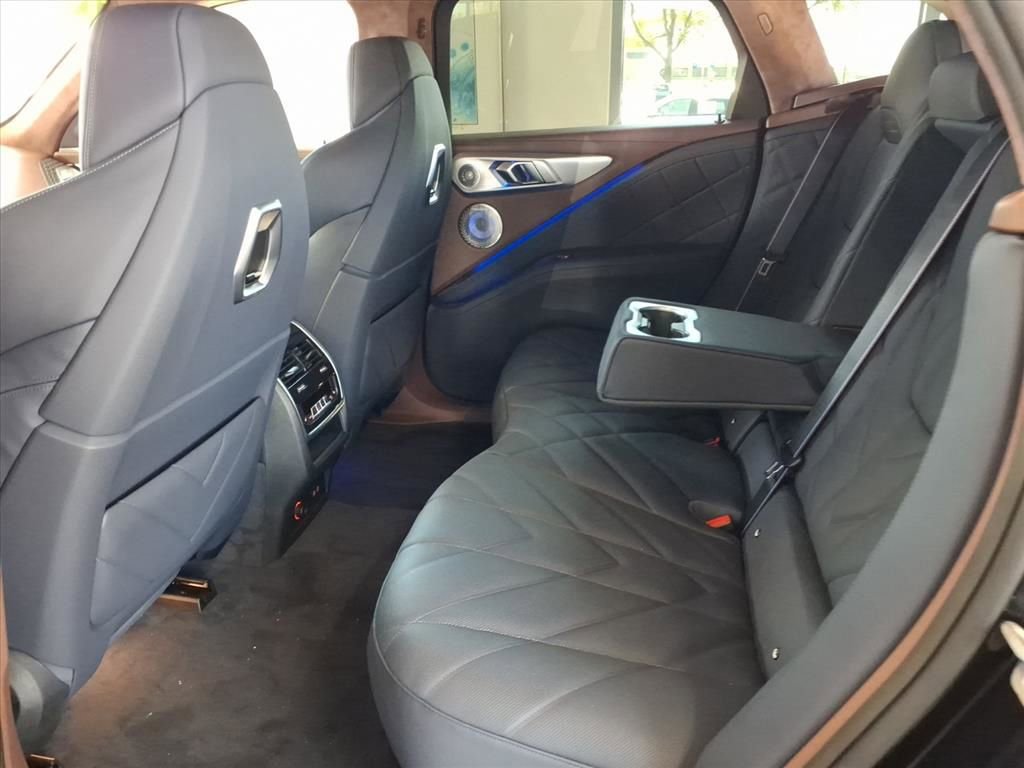 New 2026 BMW XM Label Red image 9