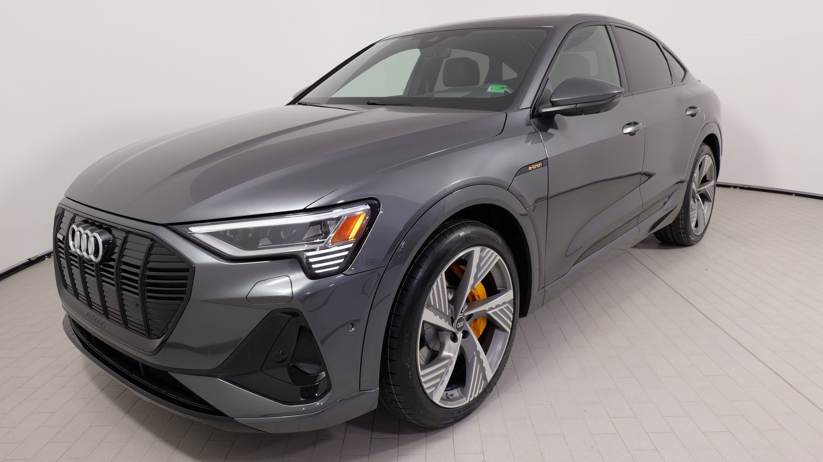 Used 2023 Audi e-tron Prestige w/ Prestige Package image 4