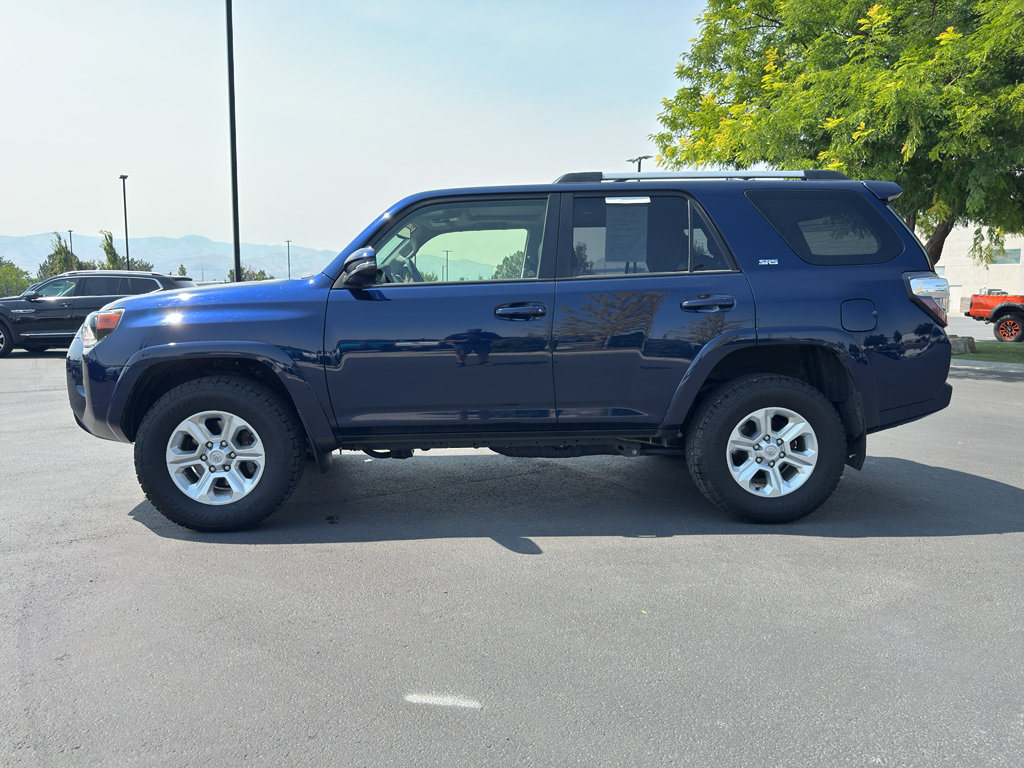 Certified 2023 Toyota 4Runner SR5 Premium w/ Moonroof Package AWD/4WD image 4