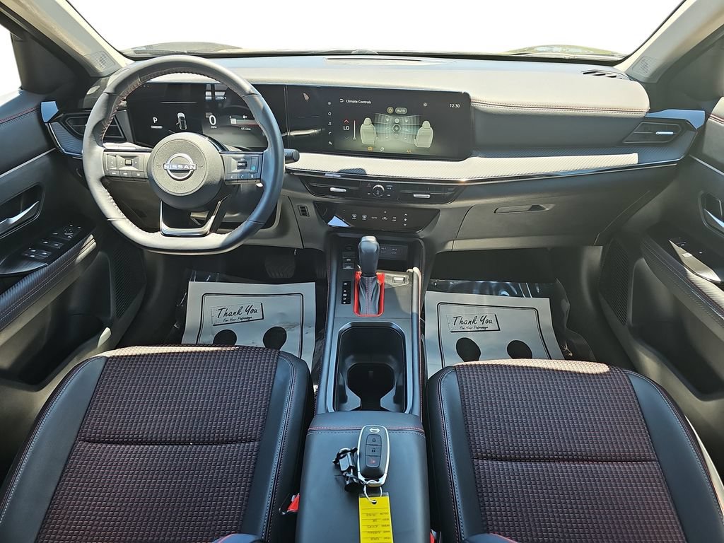 Used 2025 Nissan Kicks SR FWD image 13