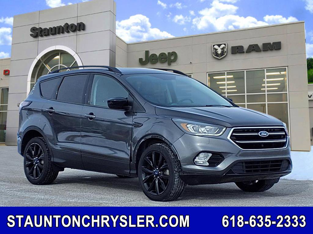 Used 2017 Ford Escape SE w/ Equipment Group 201A image 1