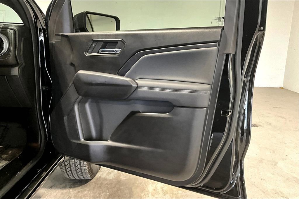 Used 2024 Chevrolet Colorado LT w/ LT Convenience Package II image 22