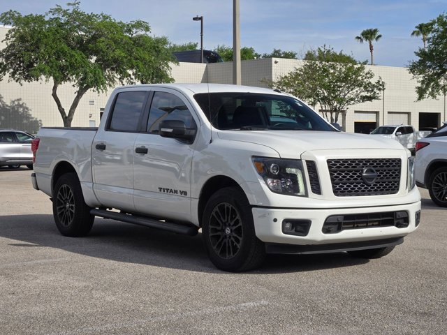Used 2019 Nissan Titan SV w/ SV Convenience Package image 3