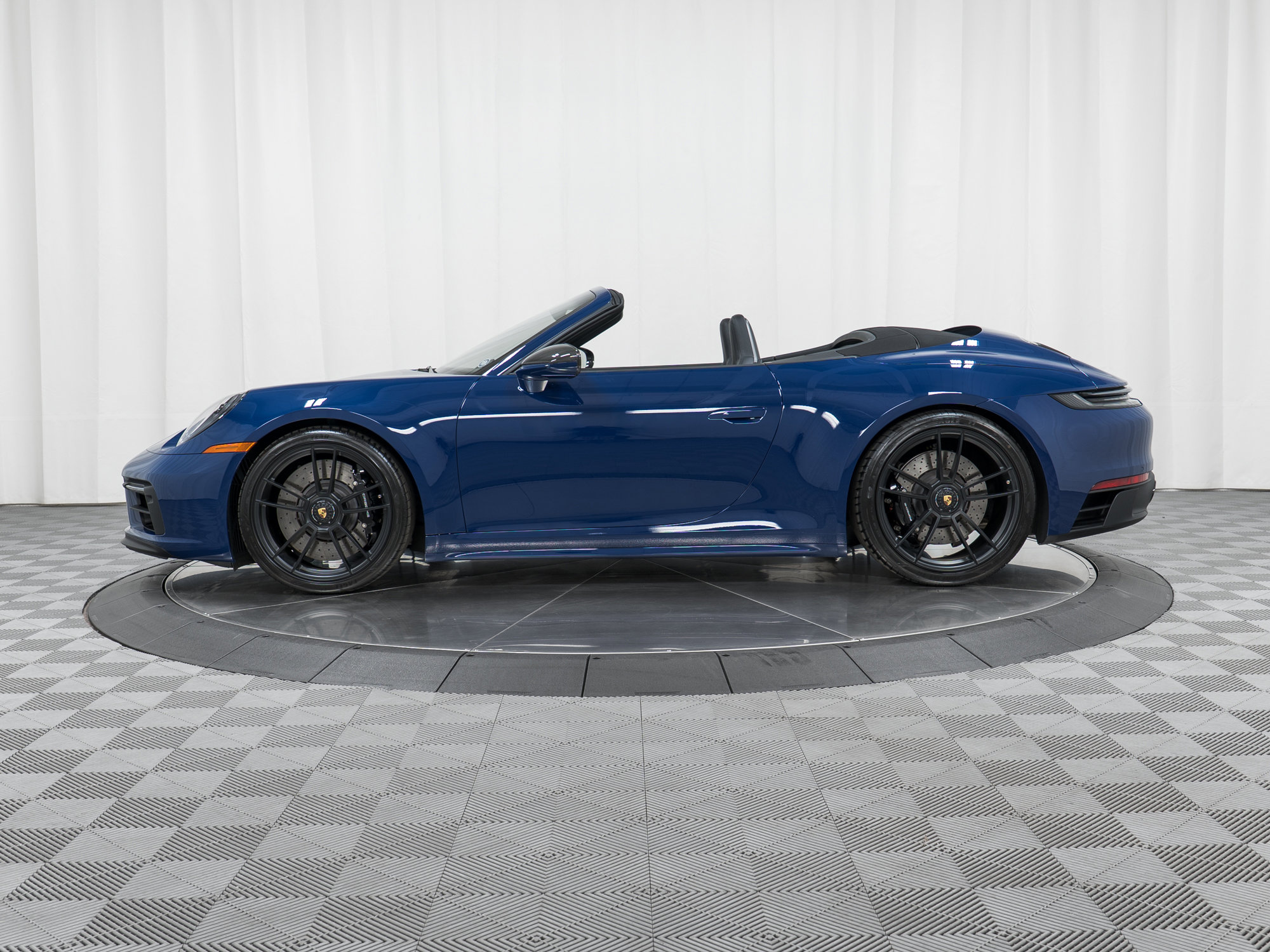 Certified 2022 Porsche 911 Carrera 4 GTS image 2